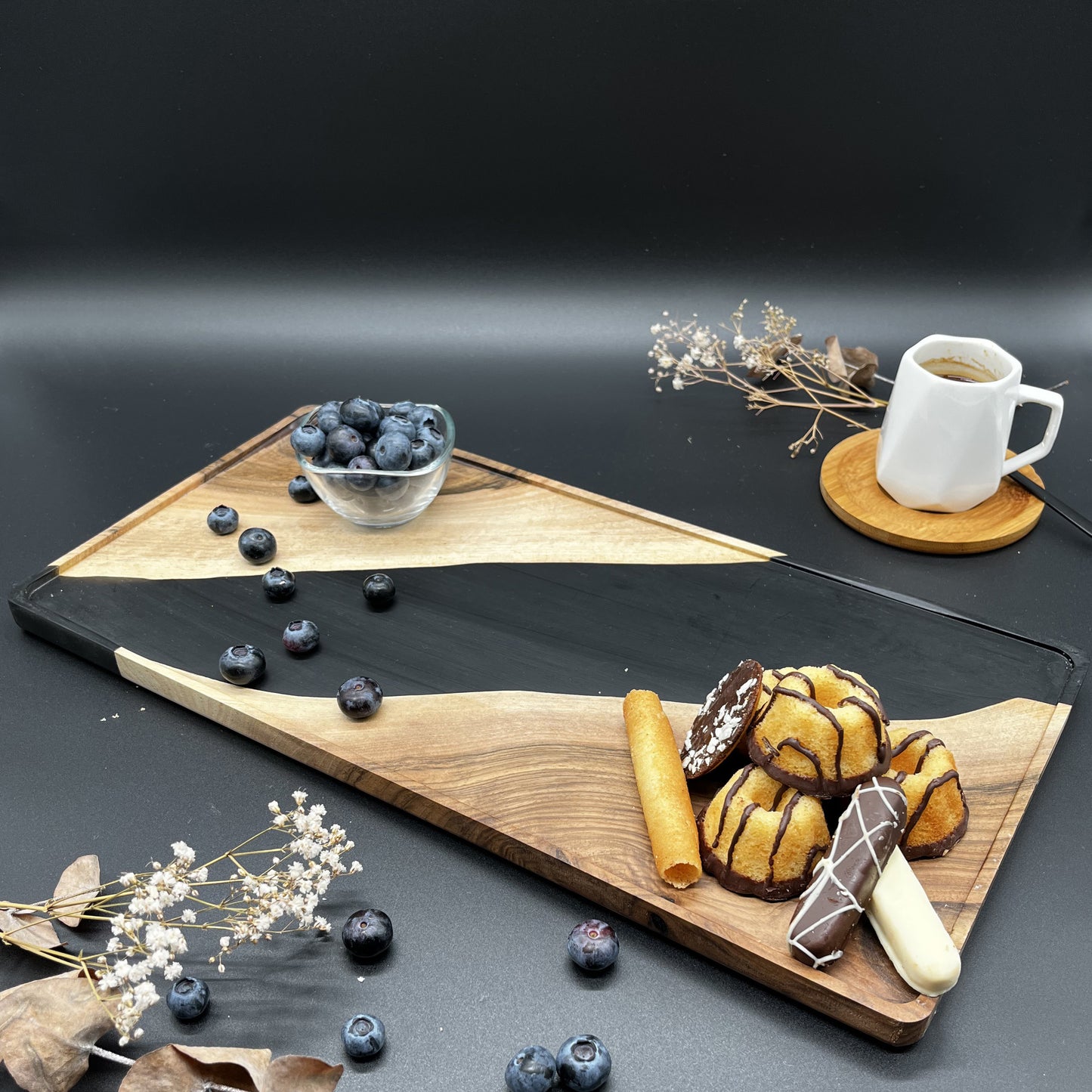 Stylish serving board in turquoise