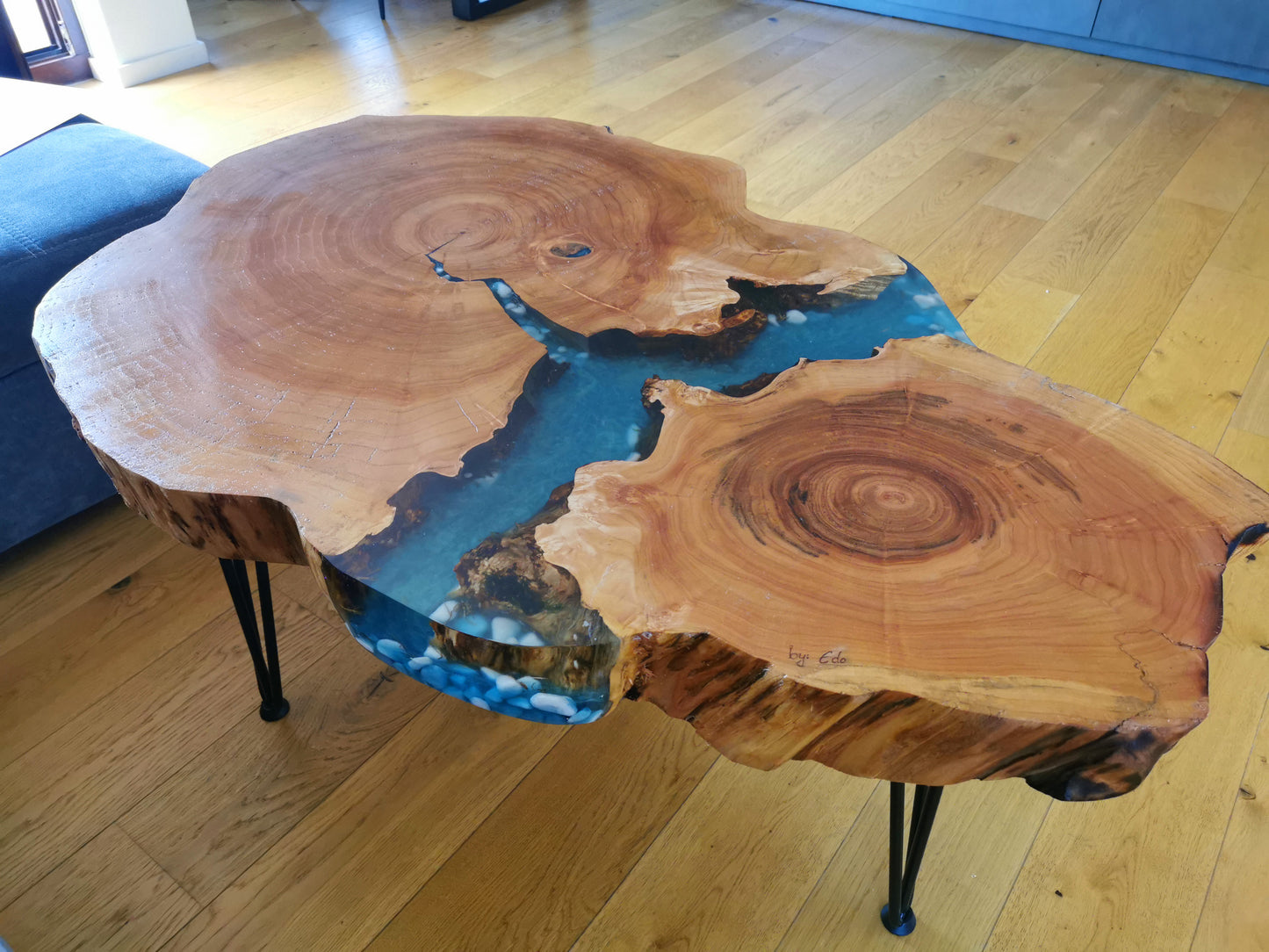 Coffee table made of Maple wood and epoxy resin