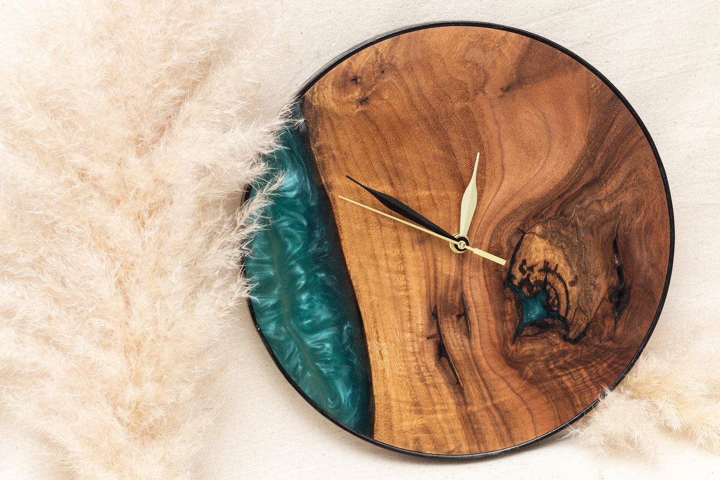 Modern wall clock made of wood and epoxy - green