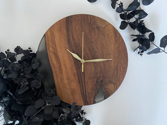 Modern wall clock made of wood and epoxy – anthracite