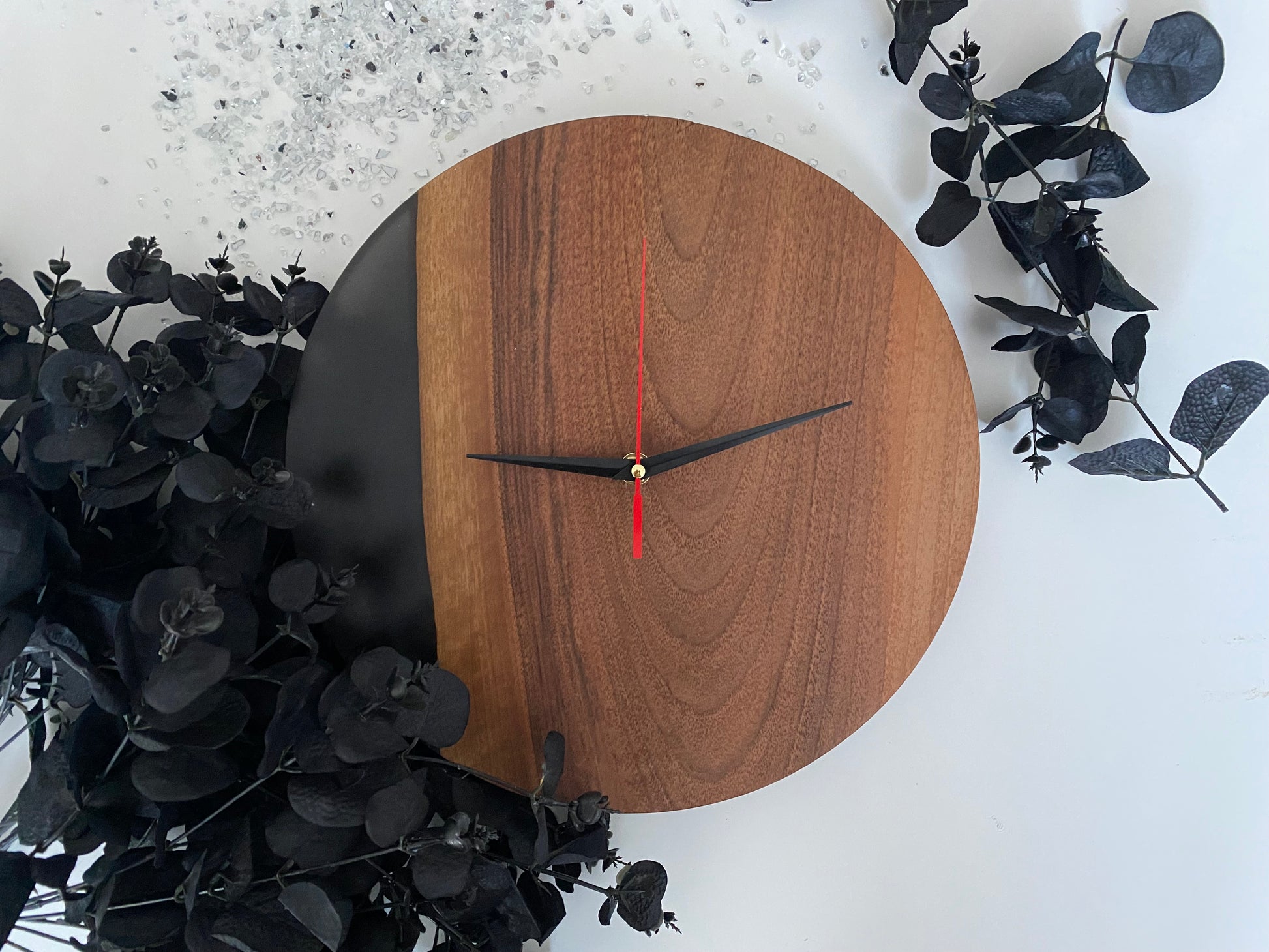 Wanduhr Holz Epoxydharz Schwarz